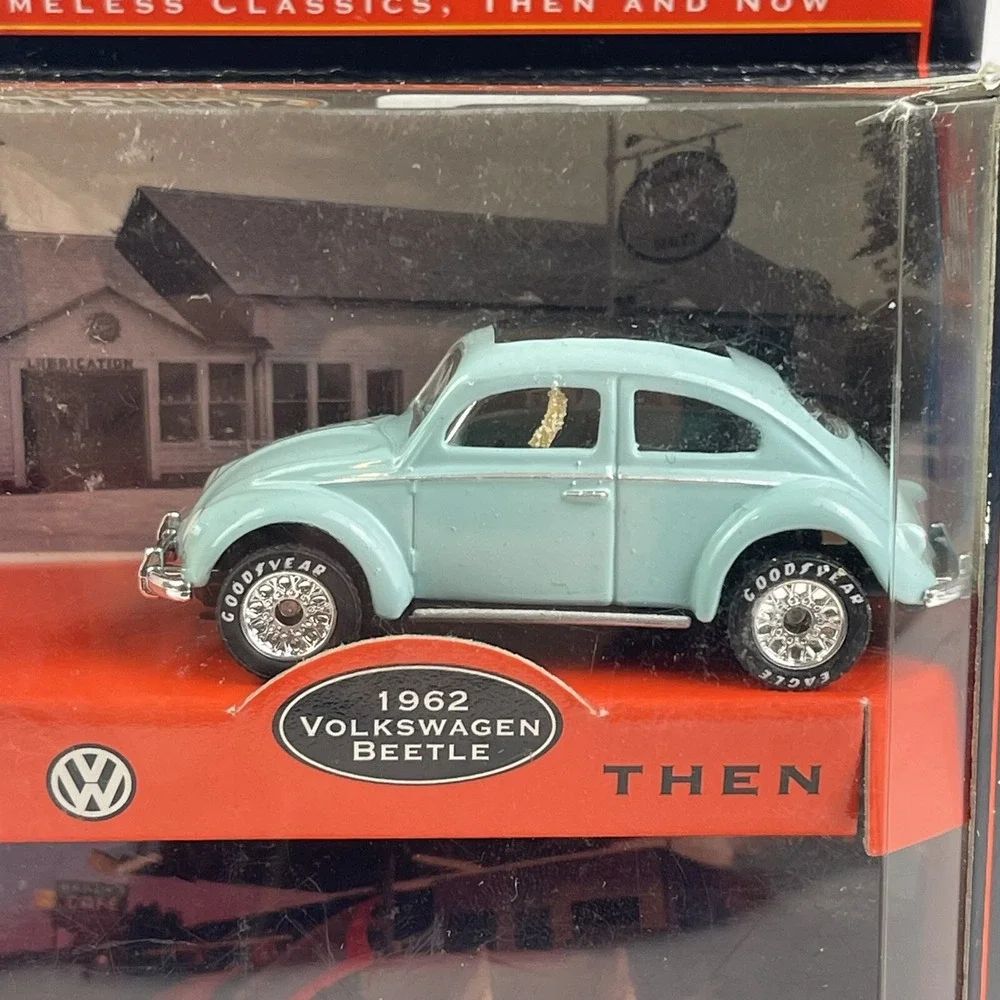 Matchbox Collectibles Timeless Classics Then 1962 and Now Volkswagon Beetle Toys